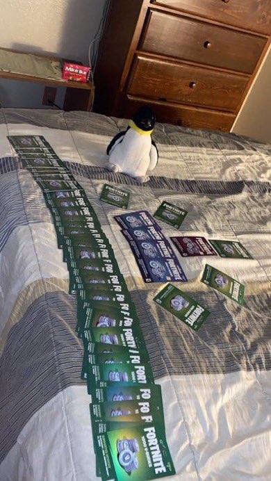 amagicmantv's tweet image. Giving away 1000 VBUCKS, STARTER PACK, CATAXE, and a bunch of Rebirth Harleys on my Short Stream in 3 hours🔥

#CODESFORKIDS ❤️❤️❤️