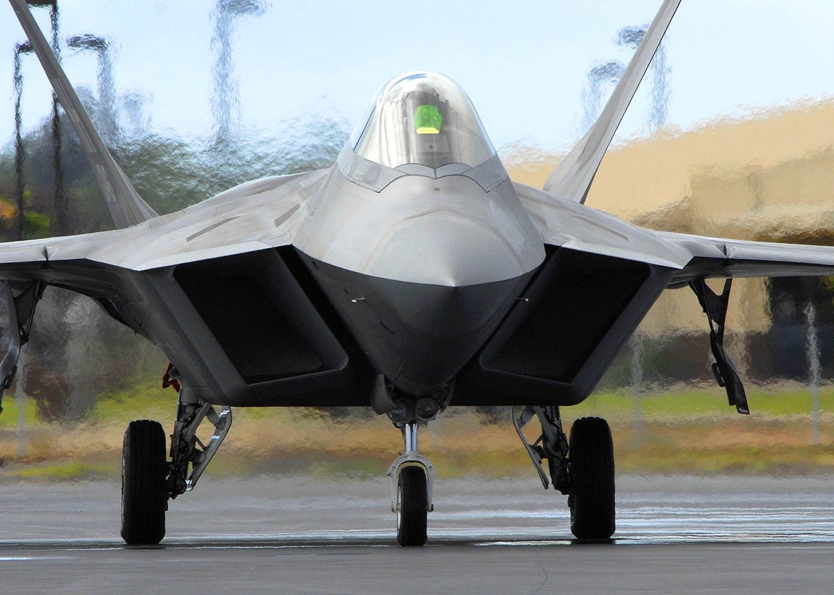 在沖米空軍嘉手納基地 On Twitter 皆さん 昨日のkappyクイズの答え合わせです 正解 B F 22 いかがでしたか 同戦闘機は制空任務と対地攻撃任務を遂行する第5世代戦闘機です Kappyクイズ F22