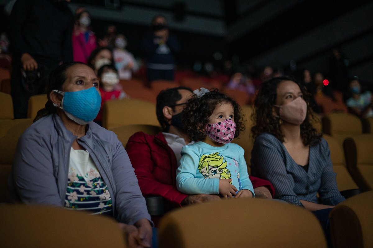CinematecaBta's tweet photo. El 16 de octubre será un día especial: Tómate la Cinemateca para experimentar, recorrer y explorar con niños, niñas y jóvenes, el centro de las artes audiovisuales de Bogotá ⚡Reclama el Pasaporte #ViveLaCinemateca y lleva el récord de las actividades 👉 https://t.co/PYvLQTYTB1 https://t.co/F96x1MqqUO