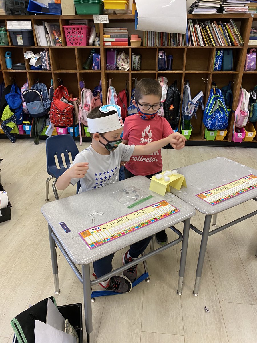 Ingber208's tweet photo. Learning about force. We built bridges using index cards and tested objects to see how much the bridge could hold. Our test items were cotton balls, washers, straws, crayons, and paper clips. #PISTEM #msmelican https://t.co/0Bj7TttGq9