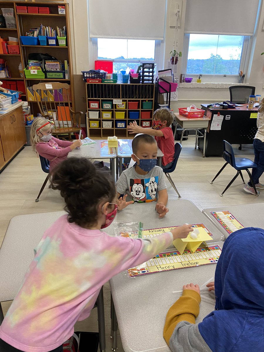 Ingber208's tweet photo. Learning about force. We built bridges using index cards and tested objects to see how much the bridge could hold. Our test items were cotton balls, washers, straws, crayons, and paper clips. #PISTEM #msmelican https://t.co/0Bj7TttGq9