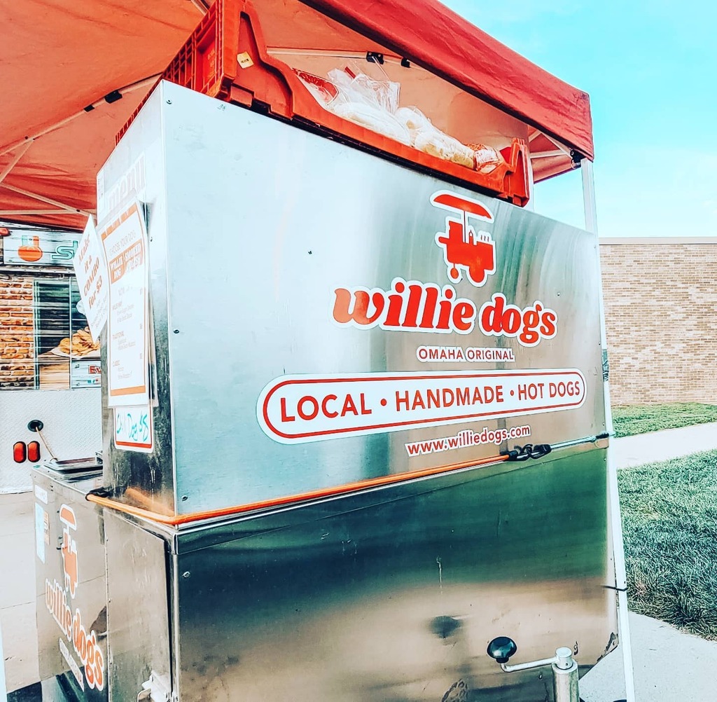 ShoutLocal's tweet photo. Getting my Thursday @williedogsomaha fix!
.
#ShoutLocal #local #handmade #hotdogs #omahanebraska #foodie #instagood #picoftheday #realfood https://t.co/7farZ8Vhvb https://t.co/DY1aEAZ2Rx