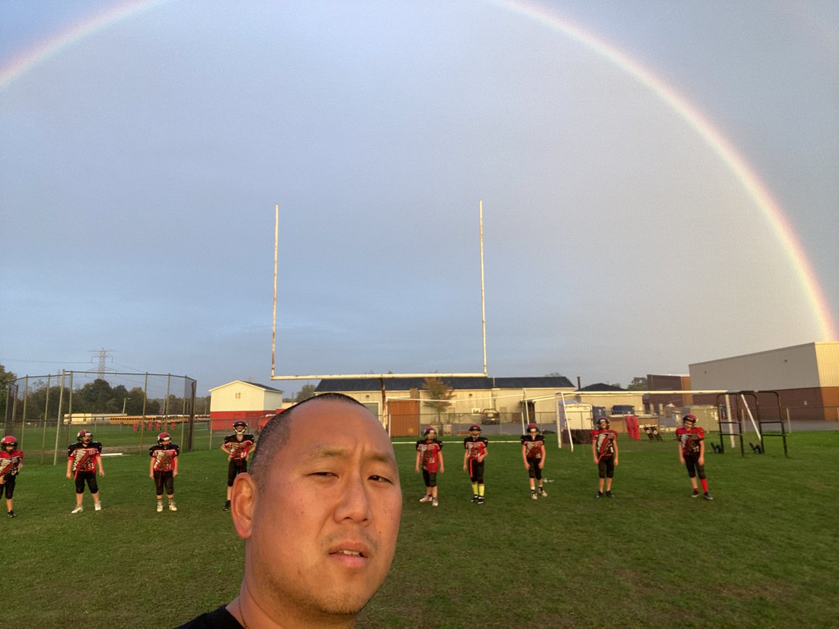 TPak25's tweet photo. #BoysOfFall #DownUps https://t.co/NzU7Wcmt3S