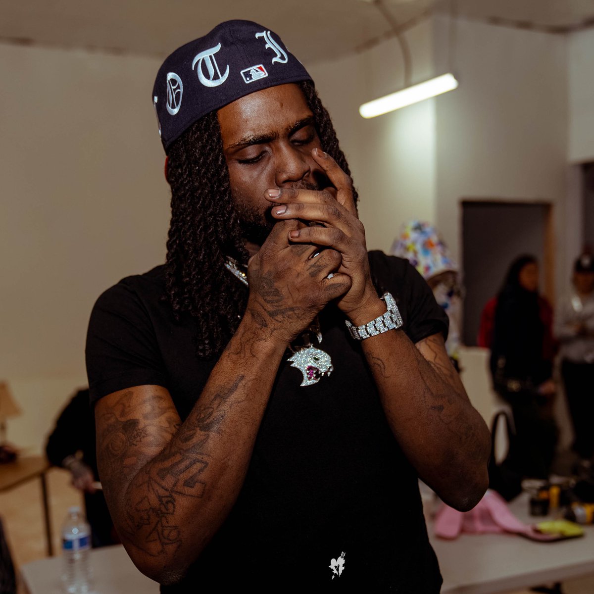 GNARCOTIC's tweet photo. chief keef in gnarcotic 
embroidered fitted hat https://t.co/ad1kXTP2dr