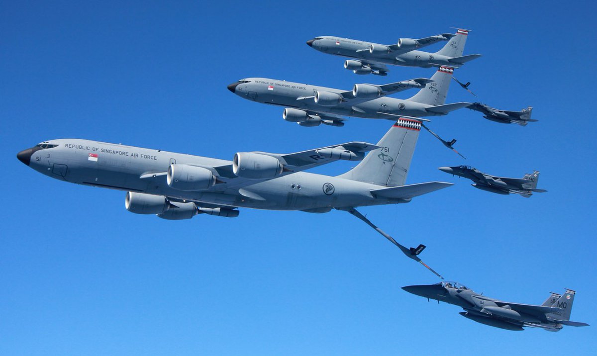 Aviation_Intel's tweet photo. Singapore showing the world how to take a KC-135 formation shot! https://t.co/TJ7J6EdzLP