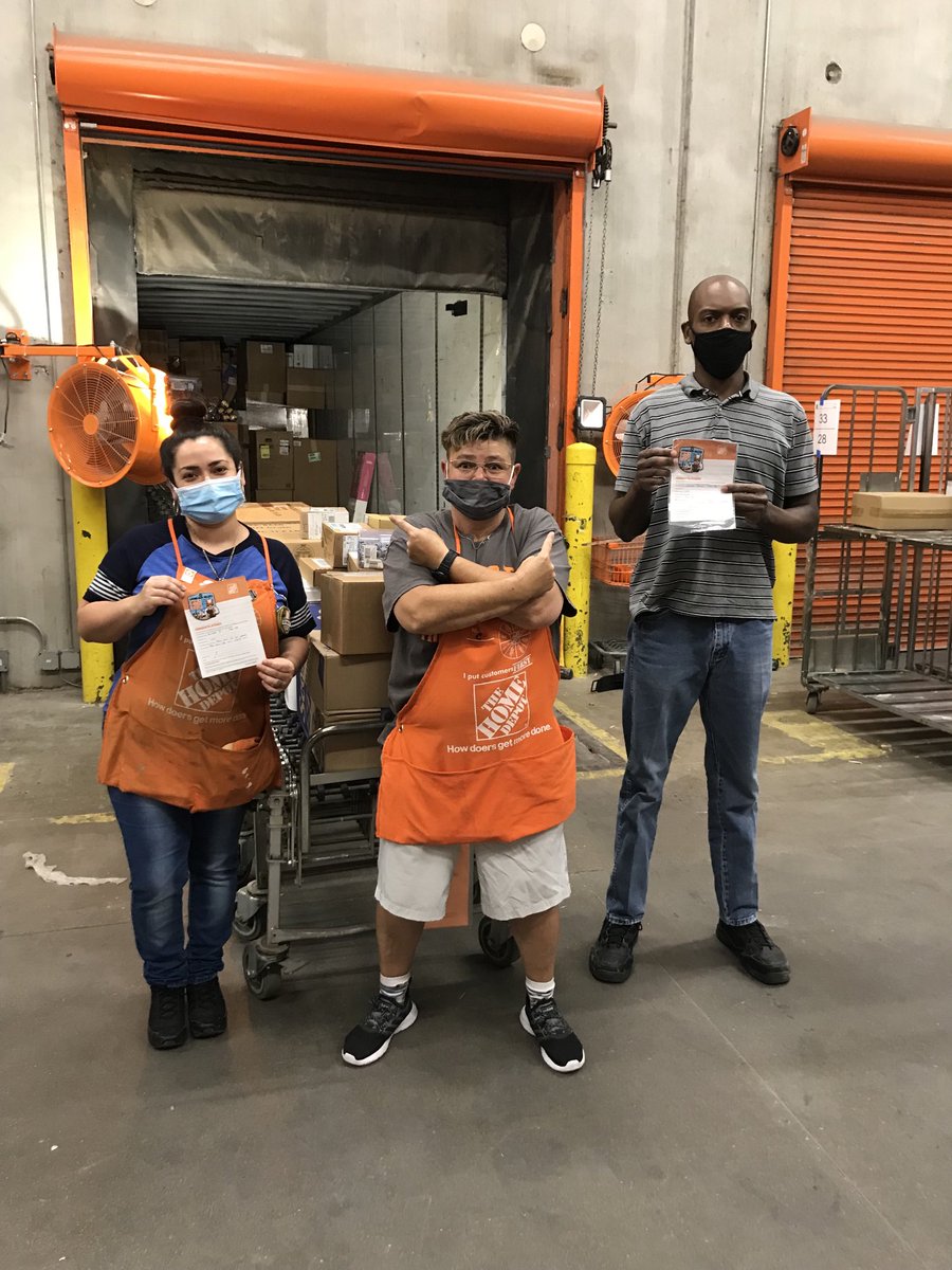 Great job with the unload here at 0530. They are kicking some tail.⁦<a href="/LewisHom/">Jimmy Lewis</a>⁩ ⁦<a href="/trh_204/">Tim Hoover</a>⁩