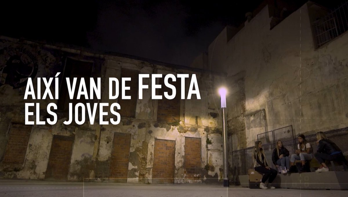 ObrimFil_TVE's tweet photo. Com es comuniquen els joves per anar als #botellots?
Com es coordinen per moure's quan es canvia d'ubicació?
Els sembla perillós anar on s'apleguen milers de persones?
L'@Ana_Boadas ha anat a trobar-se amb tres joves que li expliquen tot
#ObrimFilBotellots https://t.co/ZM3nB9CJXw