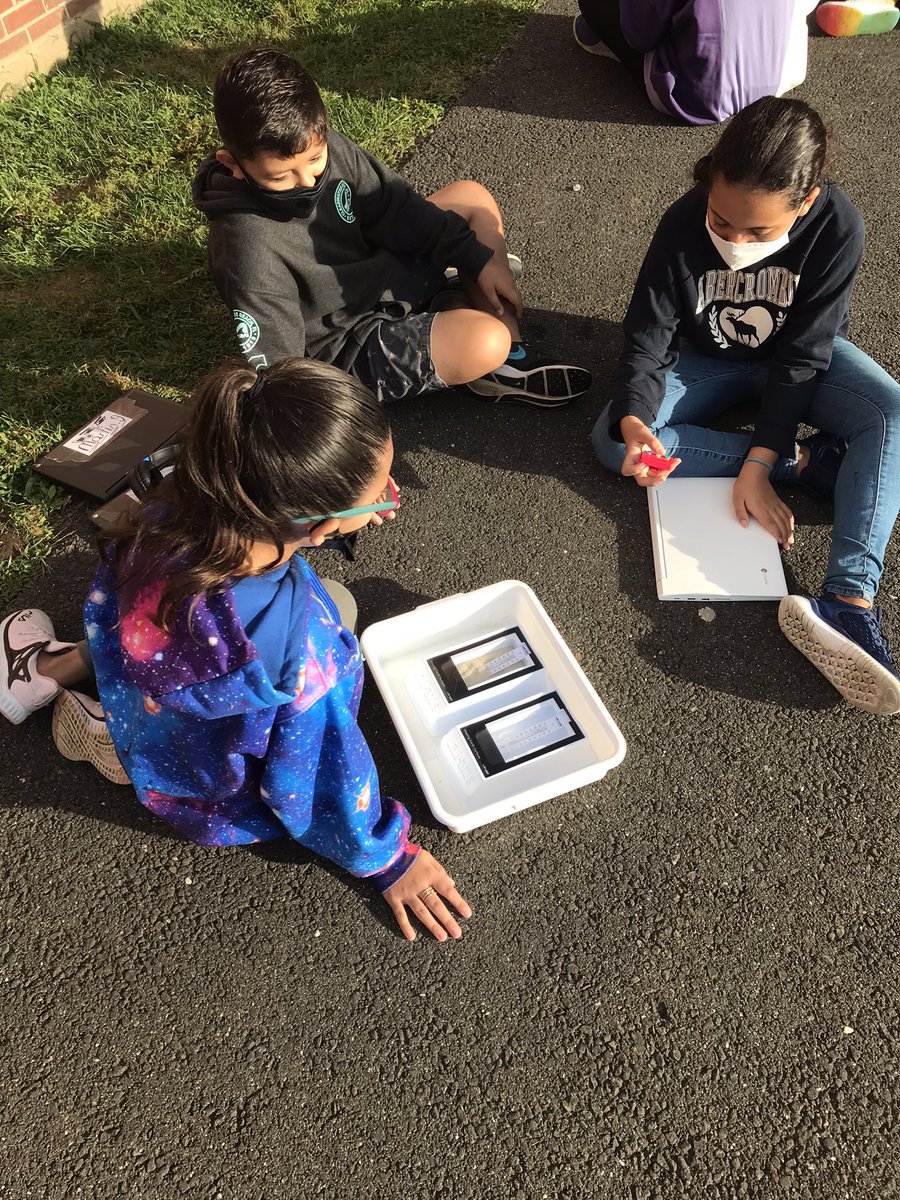 MrsMurphScience's tweet photo. Was so excited to get outside and test heating and cooling of Earth’s surfaces! https://t.co/cpIUevPY0A