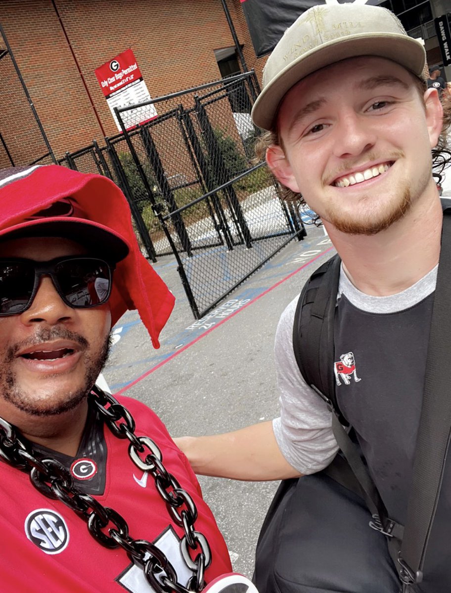 MARIOGA12000's tweet photo. DB DAN
JACKSON He blocked the Arkansas punt that was recovered by Zeus for the touchdown which made it 21-0 Dawgs. #ArkvsUga #saturdayinathens #godawgs π₯ https://t.co/t8iT0cmM9a