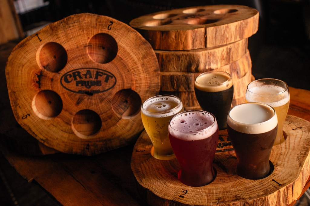 Have a taste of Texas⁠!⁠
Every beer on our draft wall is available in a 5oz shorty pour for you to create your own customized flight🍻