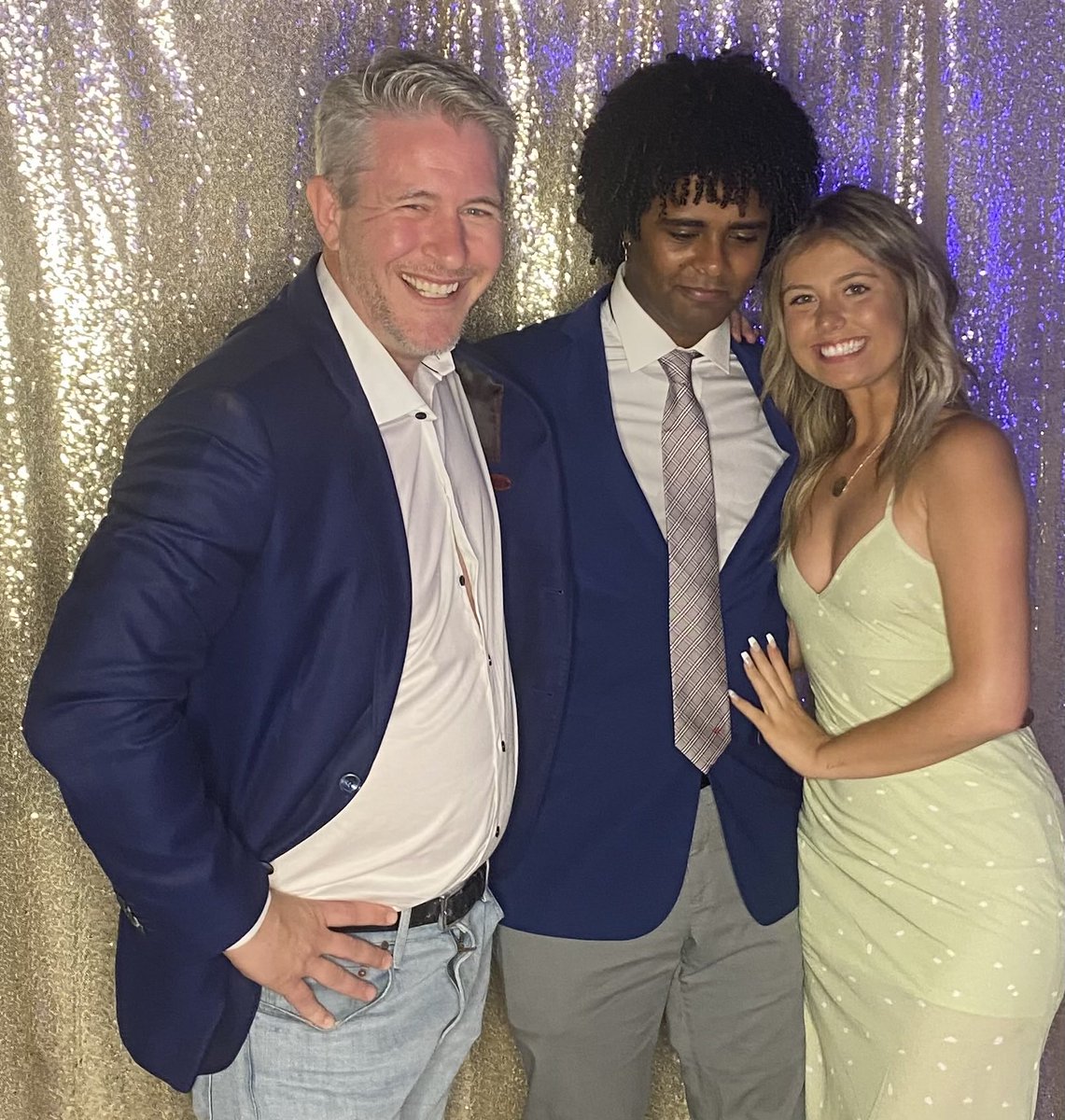 Brendan_SD's tweet photo. Wonder if Penn's favorite memory from senior formal will be my insistence on being in all his pictures, or when I tried to teach the kids to jitterbug to a Drake song, or when I yelled "Now Play Bon Jovi!!" After every song? https://t.co/LK97ghPYhm