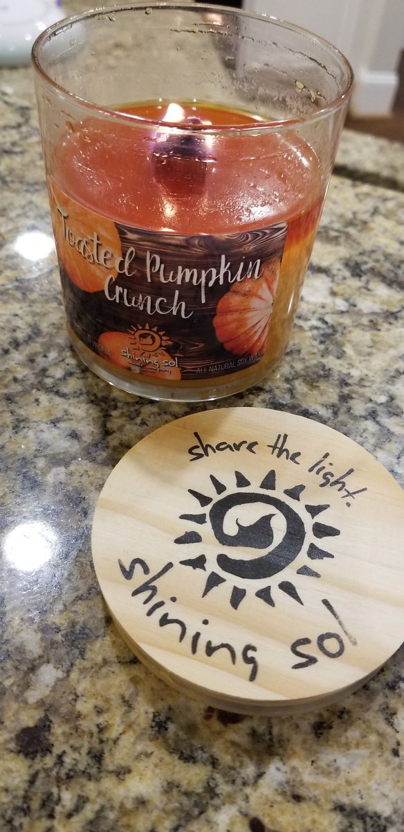 3foldMG's tweet photo. @PeteEvick @ShiningSolTweet This candle is everything!!! #Autumn  #besttimeoftheyear #Candles https://t.co/lqJNeZd6j5