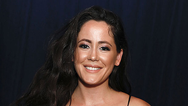 Jenelle Evans Claps Back At Pregnancy Speculation: ‘That’s What A Natural Body Looks Like’ https://t.co/l2FcJnJBDw https://t.co/GgLhfCxxIg