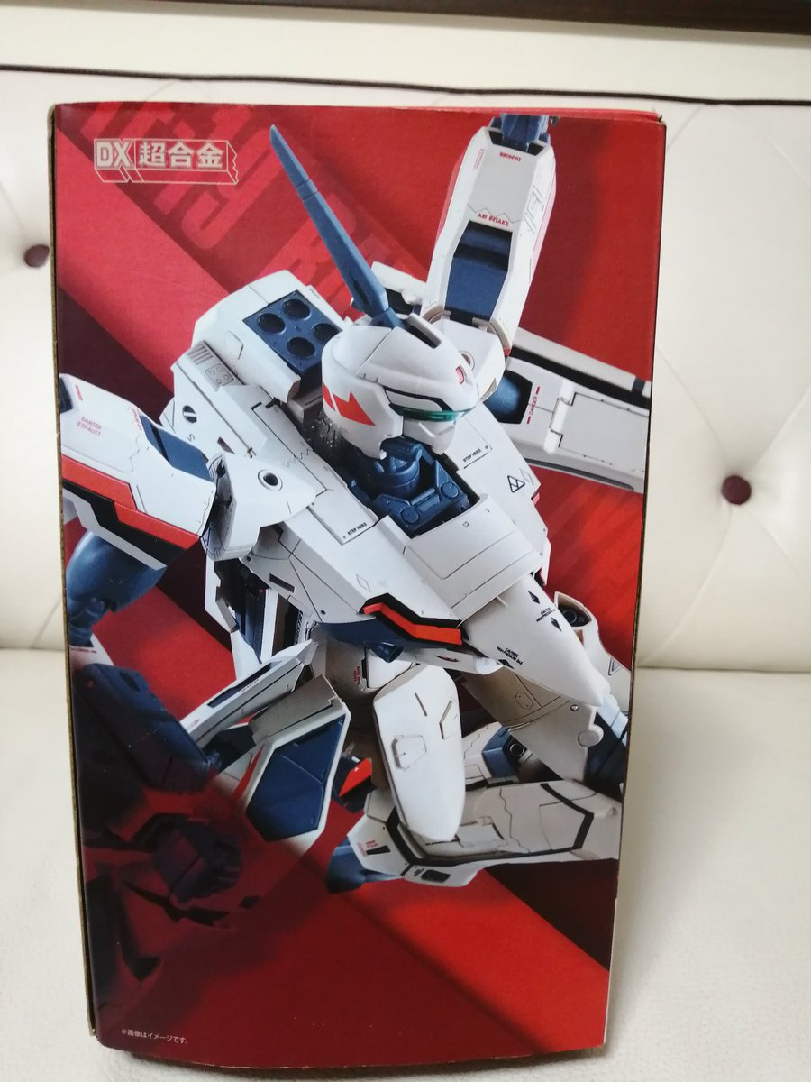 JapanSecretary's tweet photo. BANDAI SPIRITS. DX Chogokin Macross Plus YF-19 Full Set Pack Approximately 250mm Die-cast &amp; ABS &amp; PVC pre-painted movable figure. Includes additional armor unit "FAST pack" such as booster and increased armor. It can be transformed into three forms with the equipment attached. https://t.co/GqlJ8pIce5