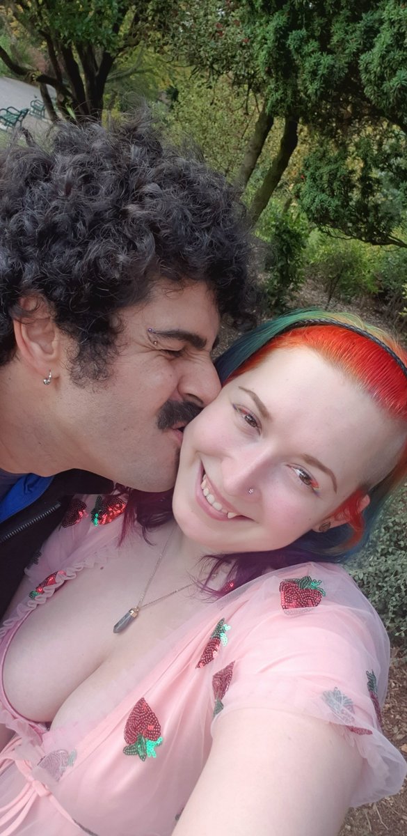 REDGibson91's tweet photo. Have some cutesy photos from our Feed the Ducks date prior to attending a poetry event.
#nonbinary #nonbinarycouple #lgbt https://t.co/V4wiVEKP9A