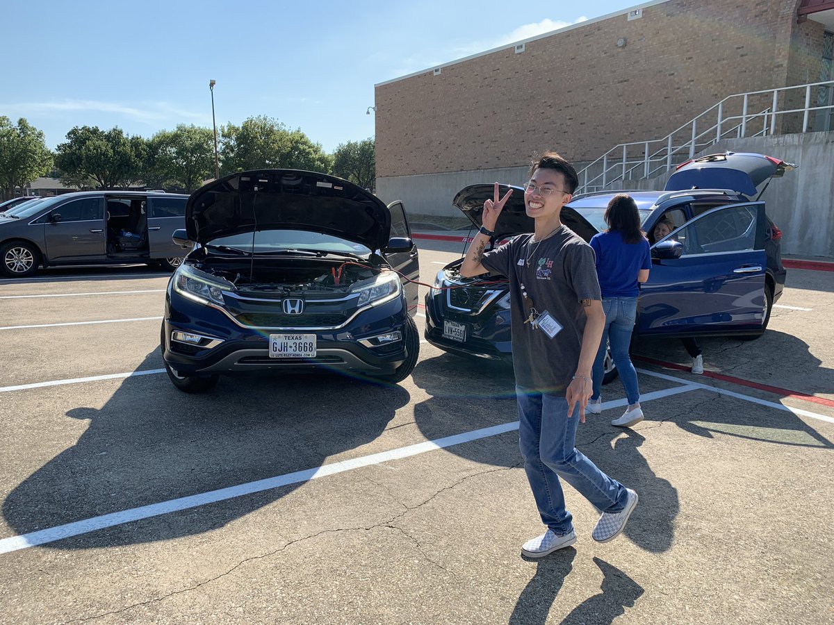 ItsMsSires's tweet photo. Story problem of the day: If a 3rd grade teacher’s car will not start and a 4th grade teacher’s car can’t get close enough to jump the car and the 5th grade teacher is unsure of how to use the jumper cables will the GT teacher stop and help?…. I stopped, but can’t say I helped! https://t.co/oD9Rq54gd0