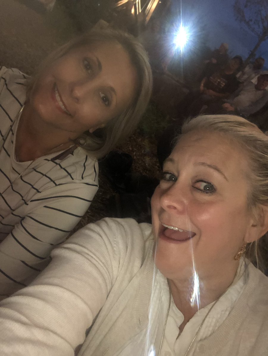 CoraJScott's tweet photo. Loving Finley Farm, waiting for the Dares. #OMDD #AutumnNight #BFFs https://t.co/Xzsnxz2ECb