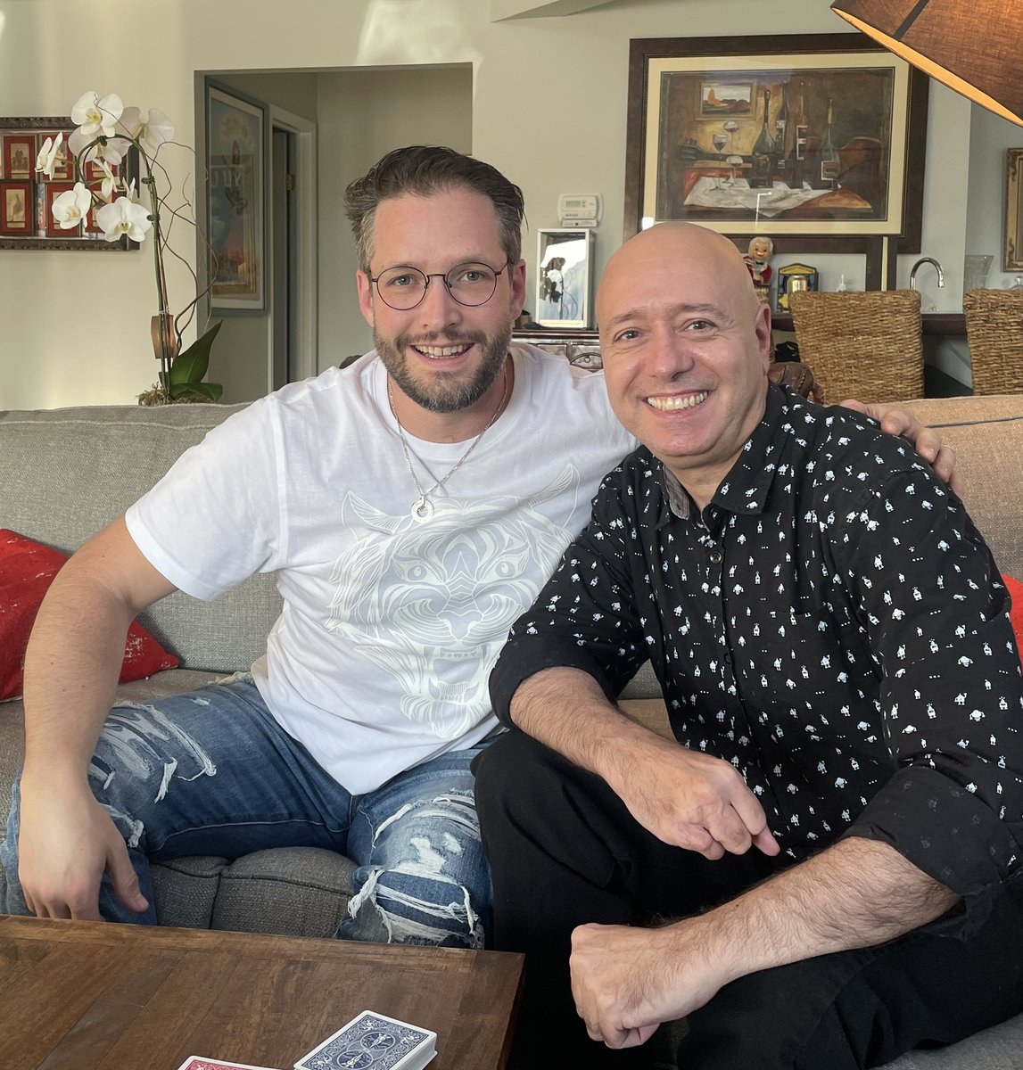 Spent the afternoon with Wall Street Bets founder Jamie Rogozinski. Such a fun and educational day. Who knew that he was into magic. Thanx to Roger Dreyer for putting it together. @MeirYedid @wallstreetbets https://t.co/qxb2A7BTOB