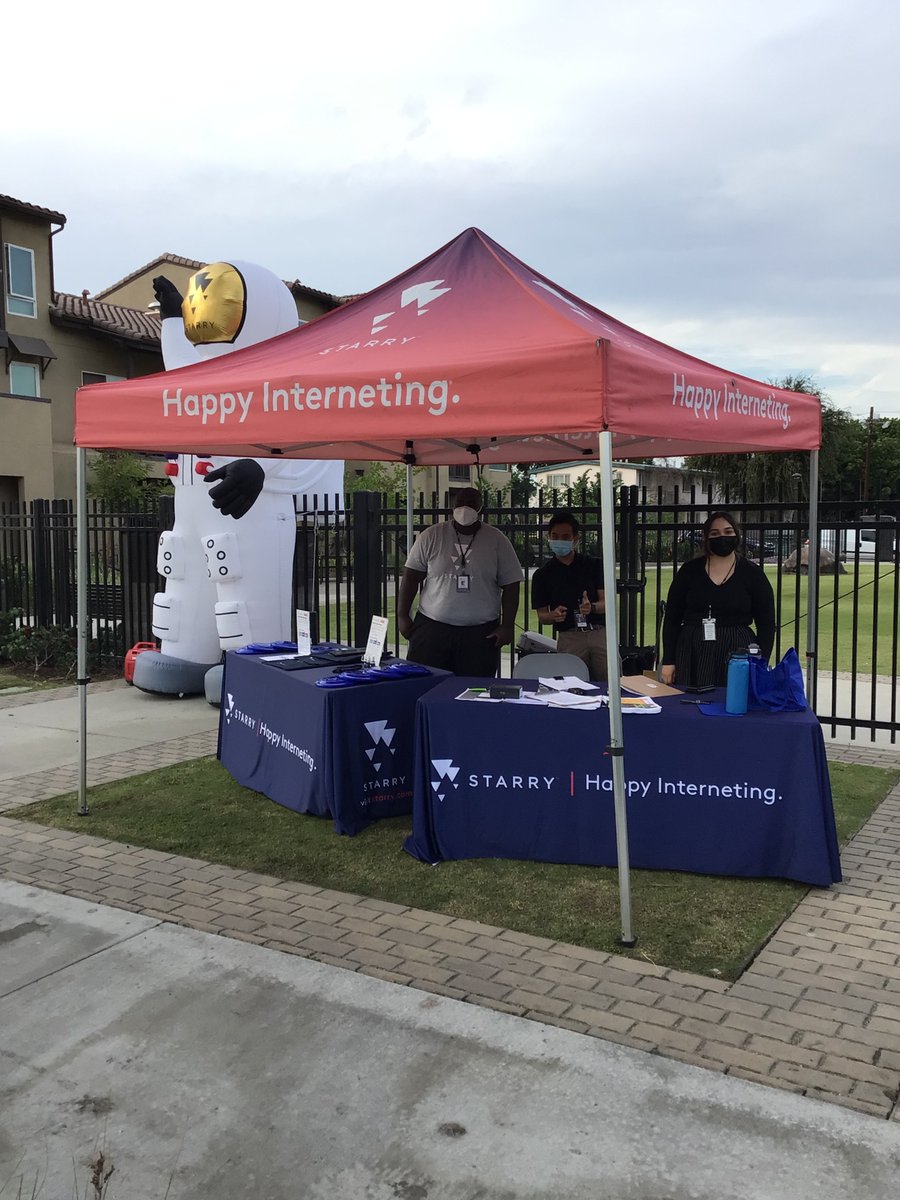 HACLA1938's tweet photo. For #DigitalInclusionWeek, @StarryInternet had pop-up tents at various HACLA sites to promote their services to residents. Check out these pictures from the event at Jordan Downs! https://t.co/E1reMbbDly