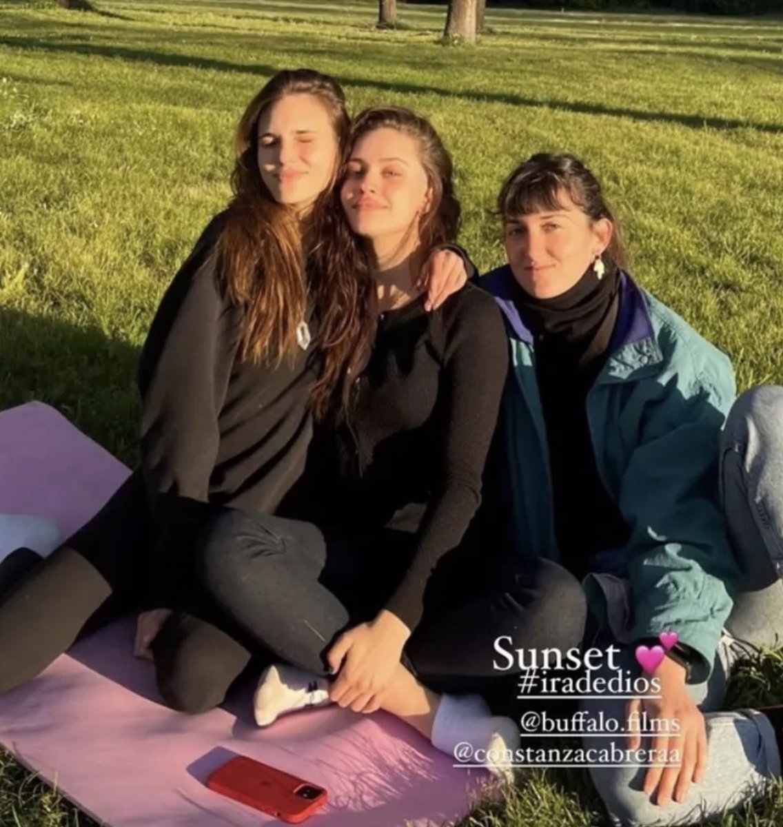 KarlaLizethGon7's tweet photo. Últimos días en Argentina!!, culminación del proyecto Cinematográfico más esperado por verte brillar, como siempre. 👏🏻
#MacarenaAchaga 🤩💫🥰🇦🇷
@macabeso 🐬🧁🧉🔥💖🌪
#LaIraDeDios 🎥🎞📹 🇦🇷 #LucianaB
#BuffaloFilms #Thriller #CineArgentino
@films_buffalo
MACA X LUCIANA B https://t.co/NQn3sy3NNJ