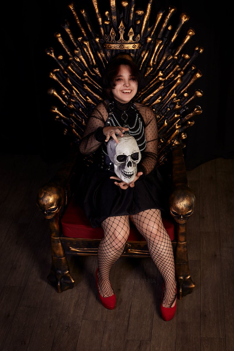 valexv84's tweet image. At what point should I be worried... The floating skull or the evil laughter 😈 

Cosplayer: Lane
Location: Altered Visions Studio
Edited with NBP Retouch Tools⠀

#nbpretouchtools #canon #houstonphotographer #houstonphotoshoot #vampire #vampireprincess #vampiregirl #vampirekid