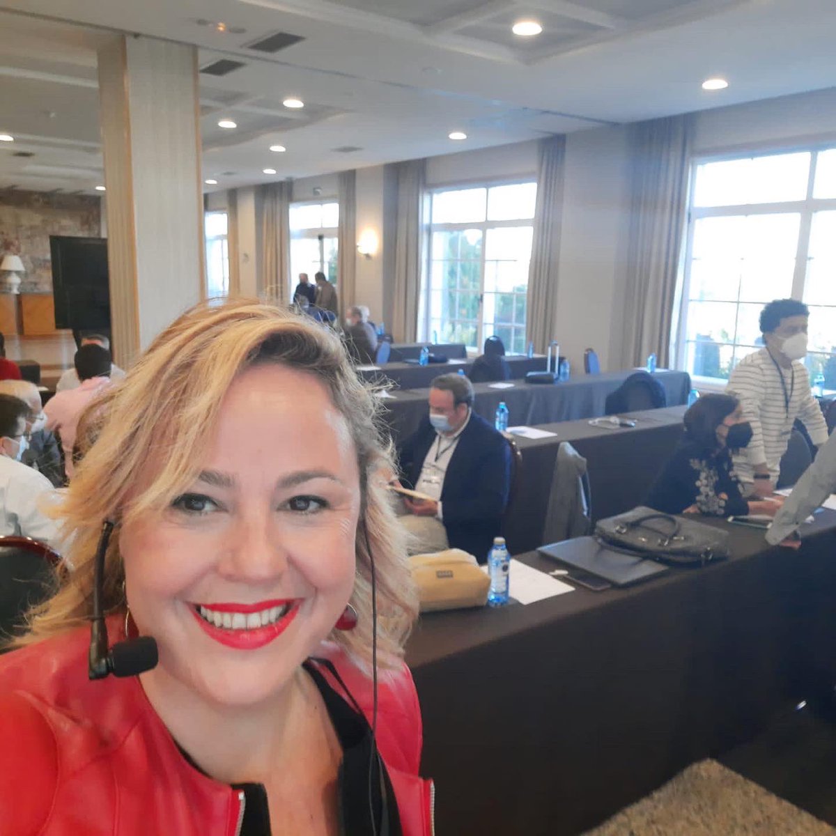 ip_consultoria's tweet photo. Lo único permanente es el cambio. Ayudando a grandes concesionarios a tener ideas positivas en un momento de tanta incertidumbre. Gracias @df_server por confiar siempre en #ideasPositivas💡➕ #gestióndelCambio #gestiónDocumental #coaching #másVentas #crm #iLeXcrm #ventas https://t.co/6JlUimA7sV