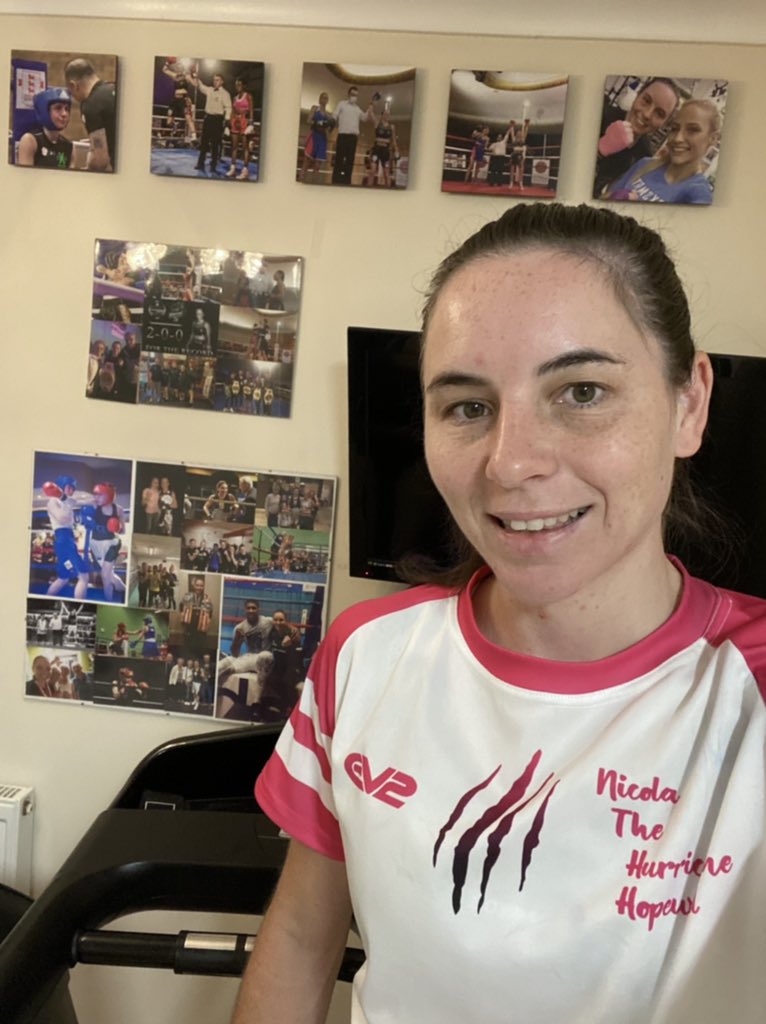 NicolaHopewell's tweet photo. Getting the work in chasing my dreams at 6.30am on a Friday morning 🏃🏻♀️
How’s your Friday going?
#fridayfeeling #fridayfollow #6amclub #hardwork #defication #goals #dreams #morning #friday #fridaymorning #morningrun #hurricanehopewell #teamhurricane
@EV2Sportswear https://t.co/TyeKLjDkn4