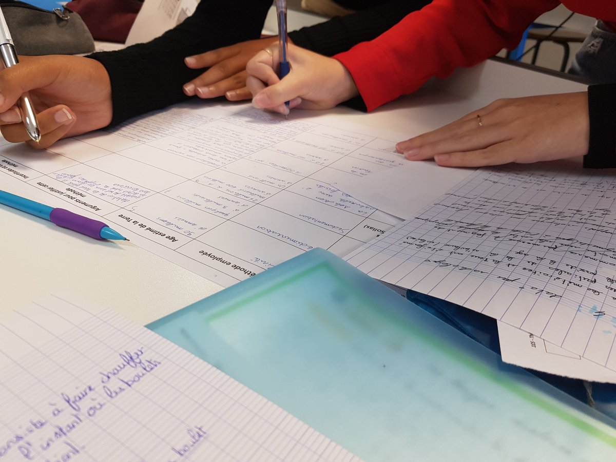 AgnesRouzaire's tweet photo. Activité en #coanimation sur l'âge de la Terre en 1ère enseignement scientifique :
Les élèves travaillent sur différentes méthodes de détermination de l'âge de la Terre en groupe de découverte puis font la synthèse en groupe d'experts. https://t.co/wTrcsIOWky