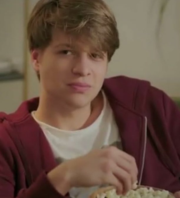 sprouseyoruks's tweet photo. Burağı bir kaç ay öncesine kadar linç edenlerin şu anki twit ve yorumlarını şu şekil okuyorum https://t.co/Oo68B3Lr7M