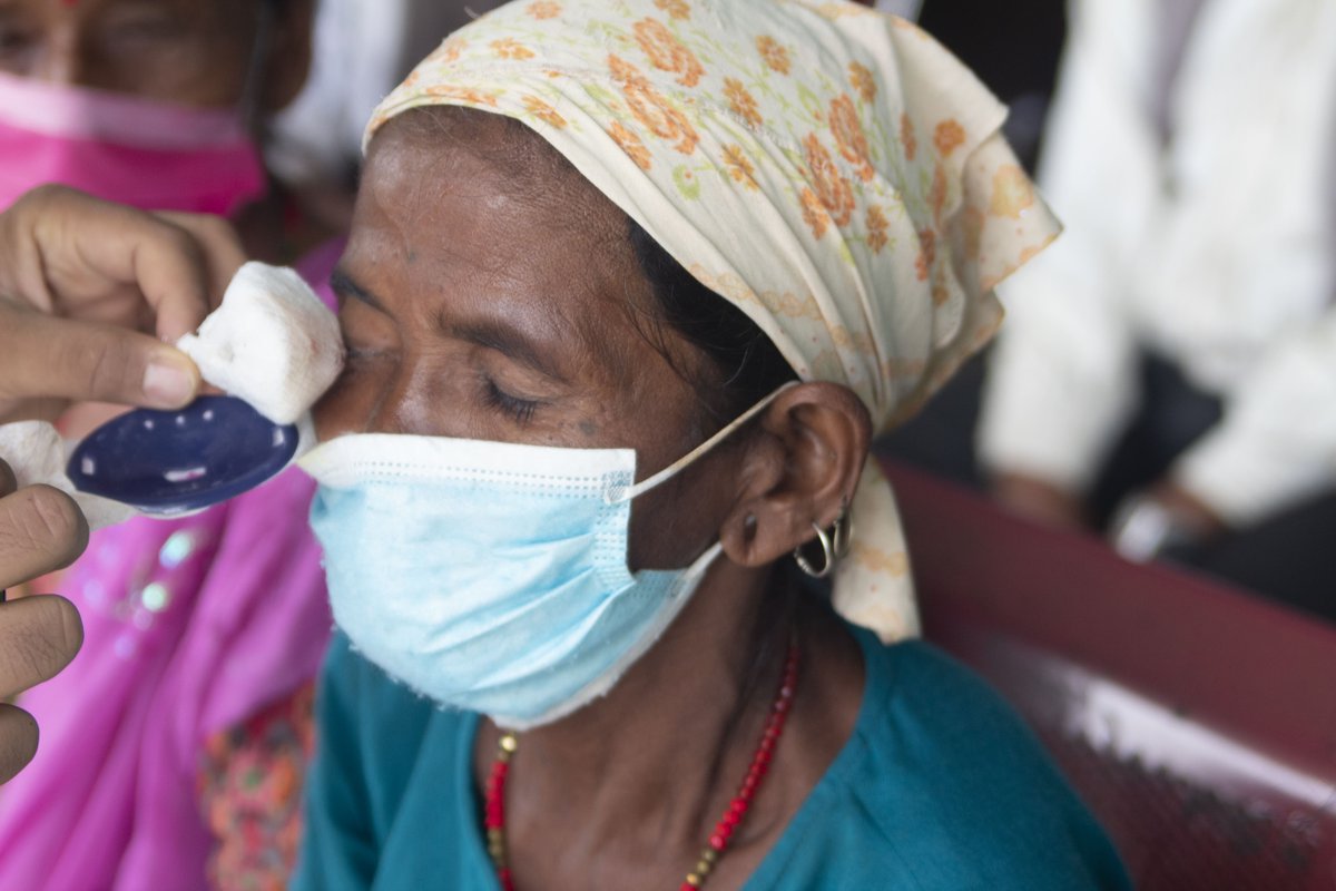 mrtejkohli's tweet photo. The moment before the #patches are removed is always a precious moment. The #patient is quiet and optimistic that may be she will be able to #seeagain. Here, a patient is about to #receive a #secondchancetosight with the #TejKohliandRuitFoundation. #Tejtalks #TimetoSee #Sight https://t.co/ikXqSTchPv