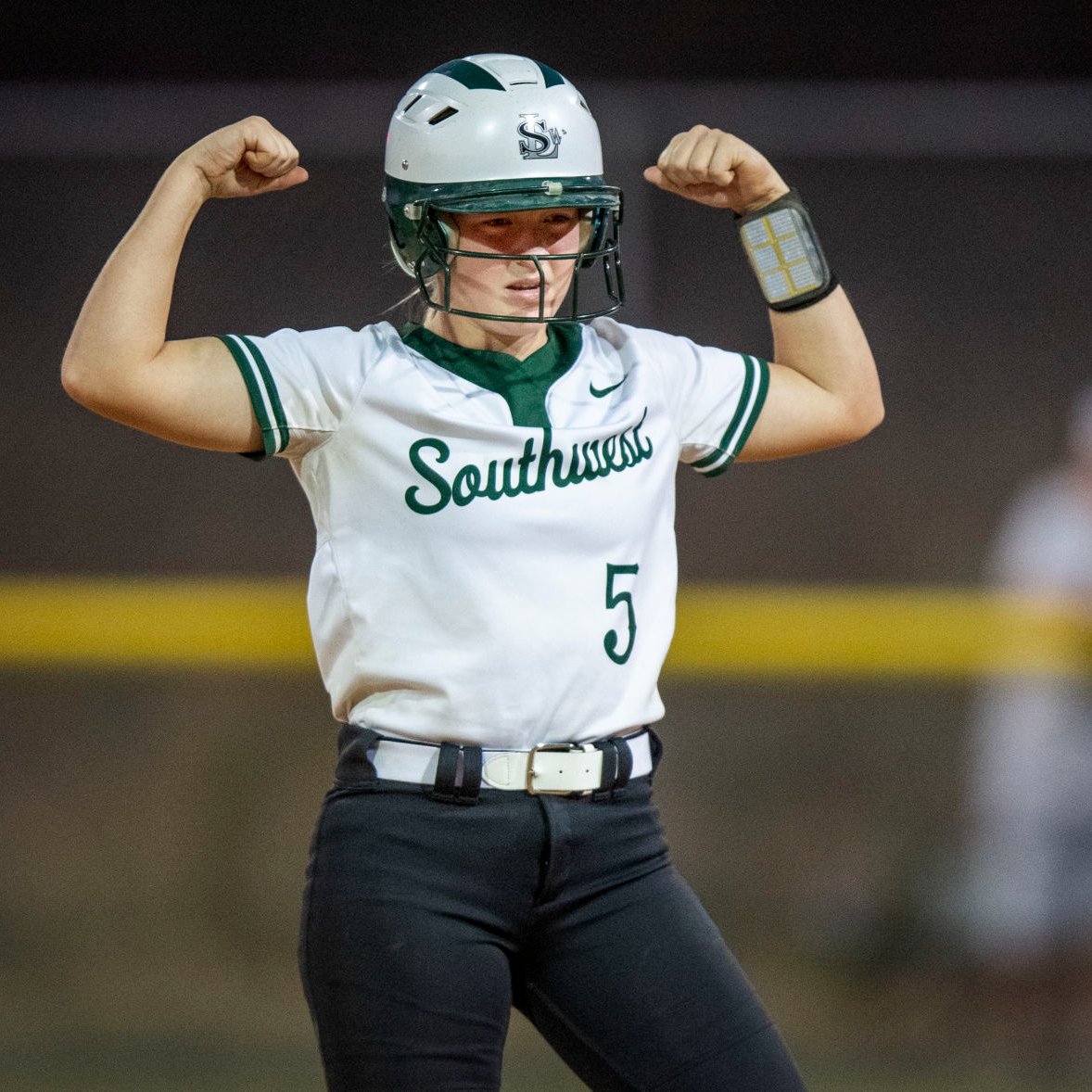 𝙃𝙖𝙨𝙩𝙞𝙣𝙜𝙨 𝙗𝙤𝙪𝙣𝙙 🥎

Lincoln East (<a href="/EastHighSBall/">East Softball</a>) and Lincoln Southwest (<a href="/LSW_Softball/">LSW Softball</a>) both picked up exciting district finals wins at Doris Bair Complex to punch tickets to the state tournament. 

More #nebpreps photos  ➡️  bit.ly/3FsHg51