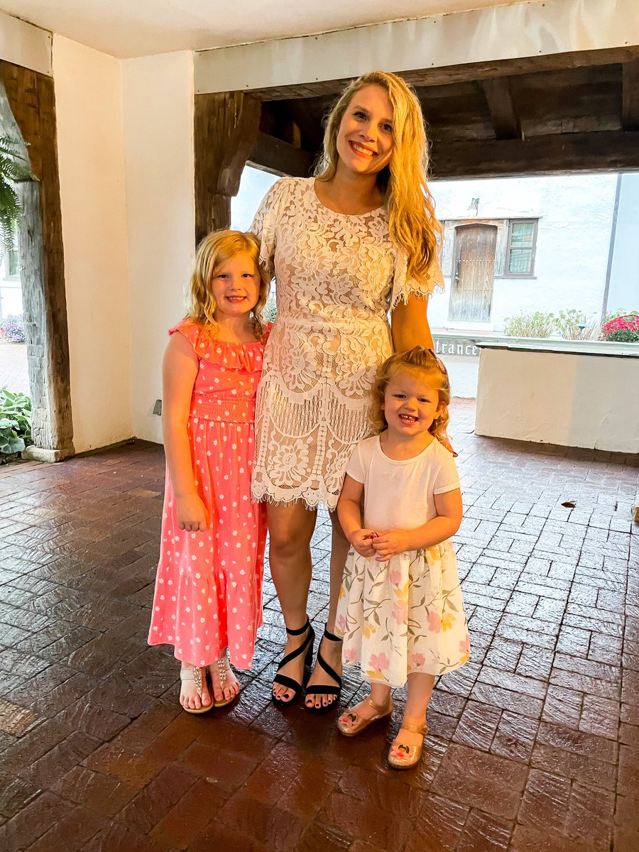 loganciclovir's tweet photo. Finally feel like a bride after our rehearsal dinner and over 2.5 years of engagement.

And yes, I painted my nails black for my wedding and I feel like a queen. 💅🏼 #offbeatbride https://t.co/Lpg9UHx5Ww