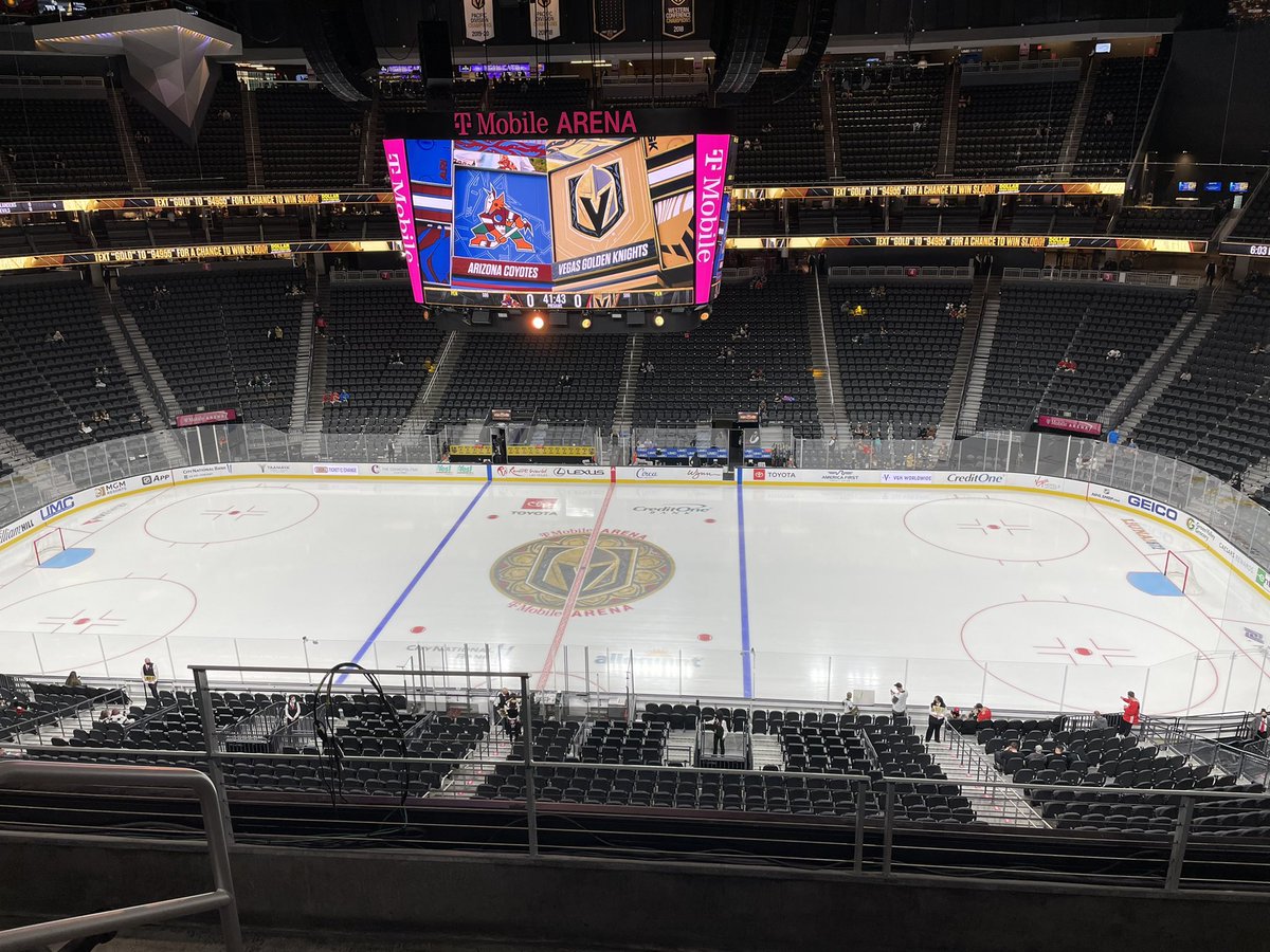 ejenana3's tweet photo. @GoldenKnights Let’s do this Knights!  You rock!!!!
#VegasBorn #GKG 💛🖤❤️🏒 we’re ready for puck drop!!! https://t.co/Kakk5m68ex