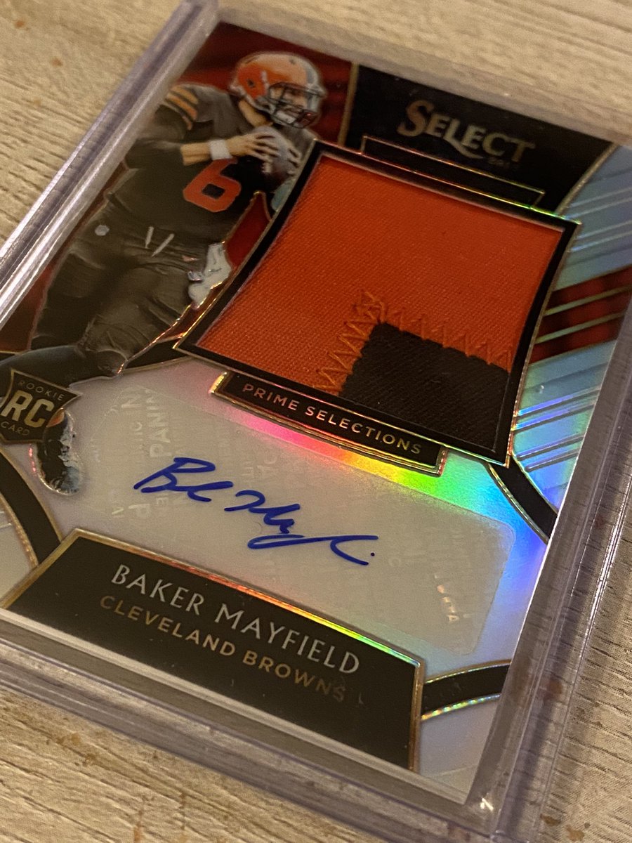 imac1ntosh's tweet photo. What..A…Mailday!! 

Was able to pull the trigger on a deal to bring this card finally into my PC! Was at the top of the list for most desired @bakermayfield cards! #gorgymcgorgington #brownscards #browns #dawgpound #BakesmyGuy #selectrpa #2018select #whodoyoucollect  #thehobby https://t.co/f1n8D6YGeB