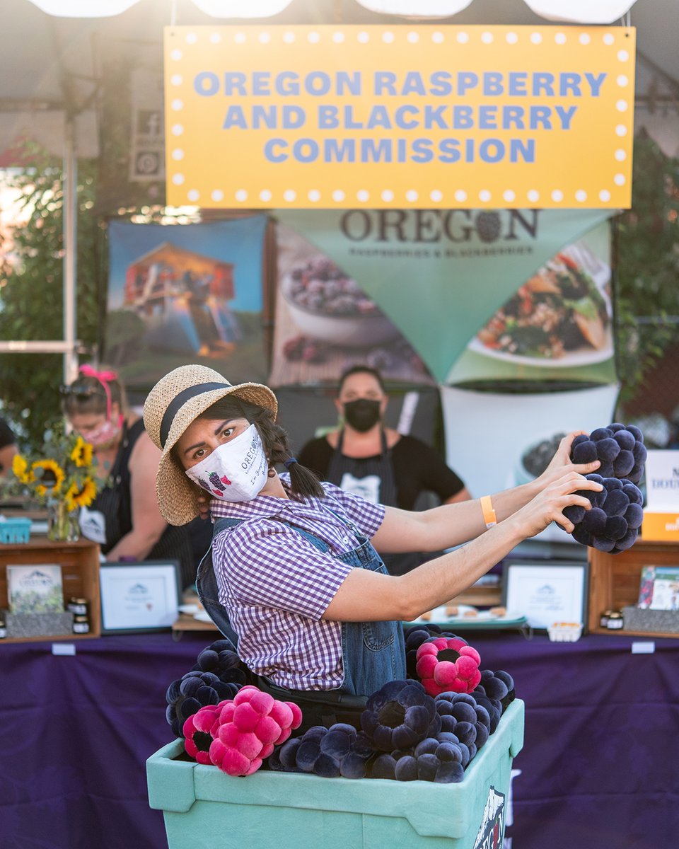 oregonberries's tweet photo. The Summer of Feast was a different kind of @feastpdx but we came together and were able to celebrate everything we love about food & our community.
π· 1&4: Aubrie LeGault π· 2: Fernando Amaro π· 3: Cheryl Juetten
#oregonberries #throwbackthursday #blackberries #feastpdx https://t.co/IhcqrN0tqz