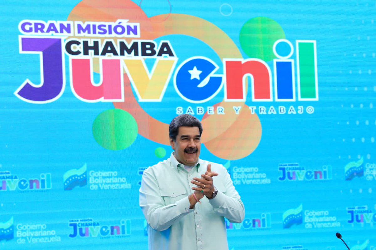 NicolasMaduro's tweet photo. La Gran Misión Chamba Juvenil tiene que adaptarse a los nuevos tiempos, para apoyar a la muchachada de la Patria. Debemos conectarnos a profundidad con el nuevo modelo económico productivo y diversificado, que debe estar en las manos de la juventud creadora. https://t.co/I6xacxkjEd