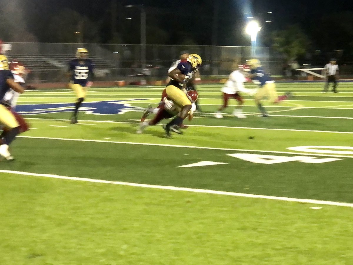 JohnMuirHS's tweet photo. At the half, Stangs up 6 - 0. https://t.co/6t8SQb8R2C