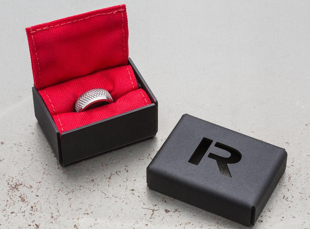 Rogue sells knurled wedding bands 😂 (i want one)