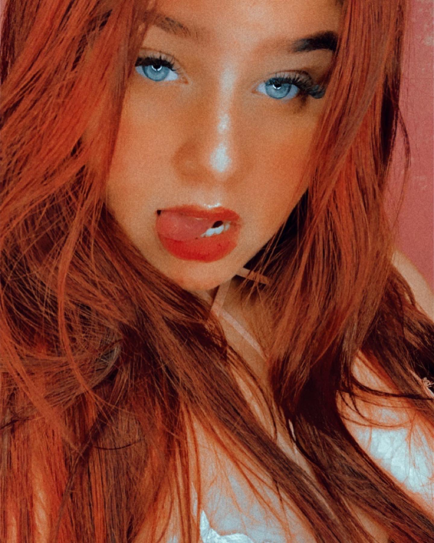 PR sin Ropa 🔥💦 on Twitter: "1 o 2?? 😈😈 Síganla en su onlyfans y