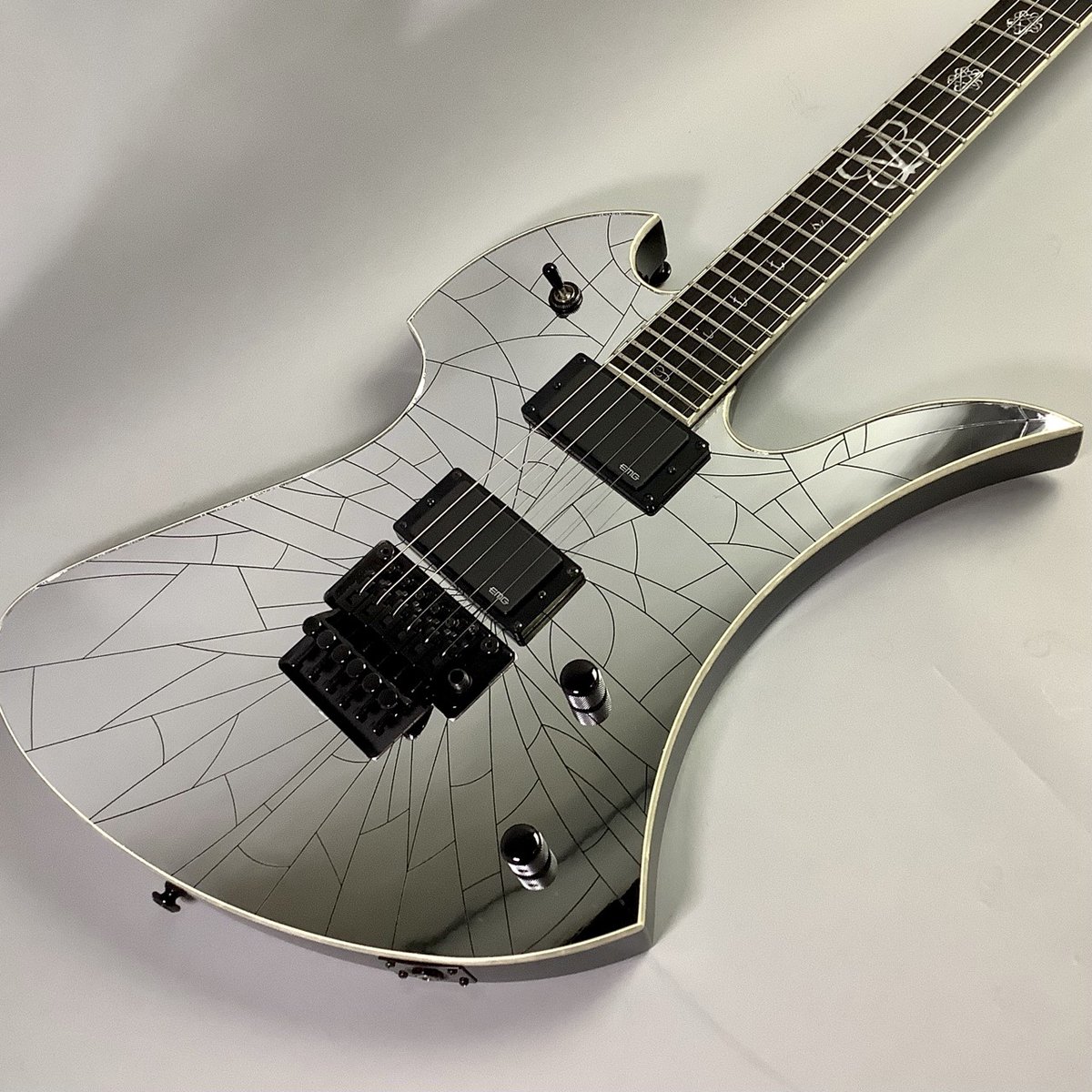 コンクリート エレキギター モッキンバード