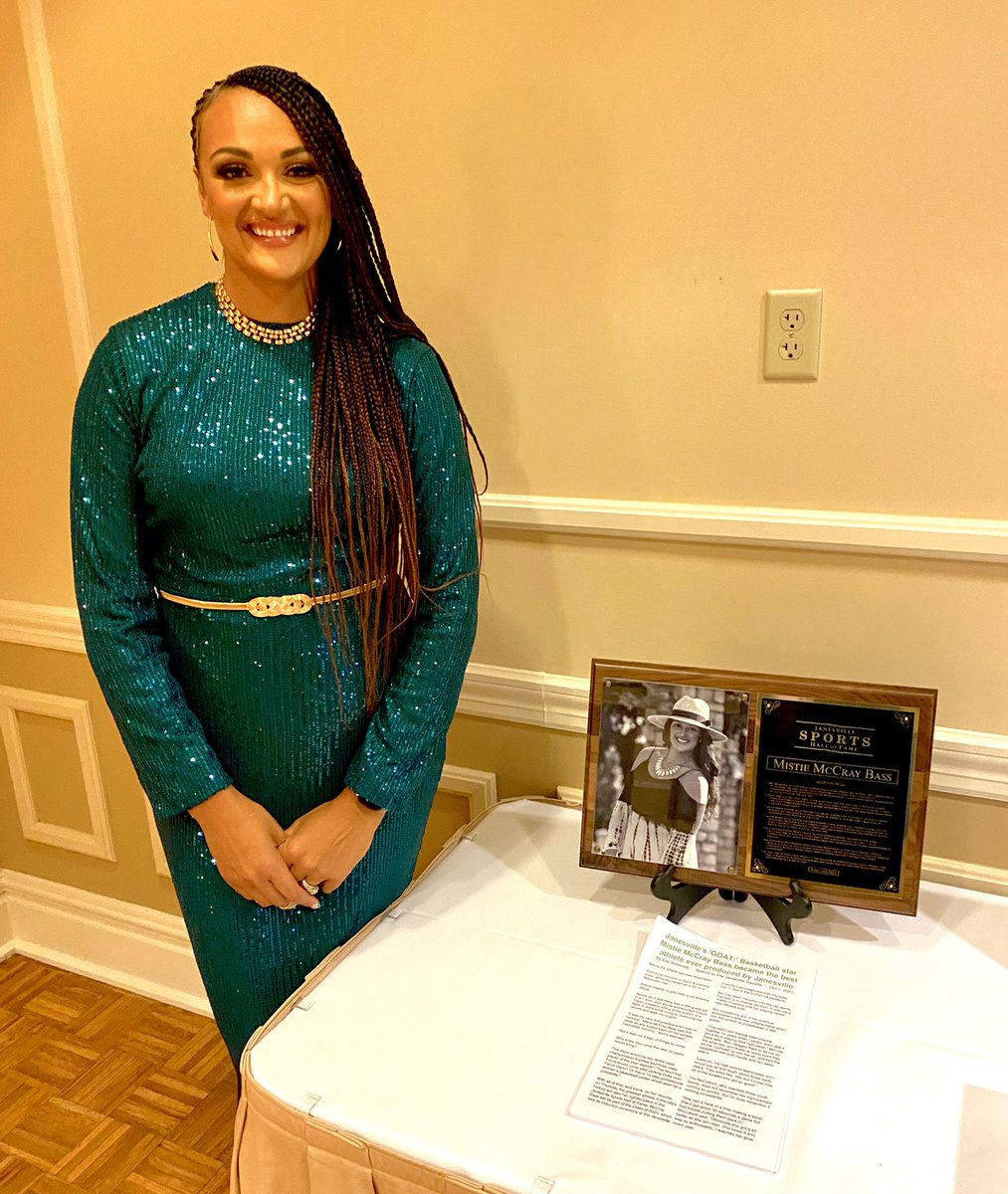 Introducing the Wisconsin 🐐 &amp; #HallOfFameHER <a href="/A_Phoenix_Born/">Mistie Bass-Boyd</a> McDonald All-American, Gatorade Player of the Year, 2x State Champ &amp; only player to win WI player of the year 3 f’ing times (Mrs. 🏀) &amp; that’s just to name a few High School accolades🤩 She gets all the 💐 💐  

#HOF🏆