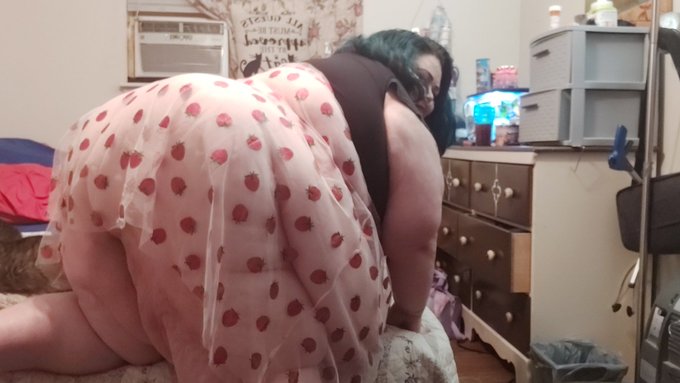 I need a man to come shoot some content with right now!! Need to try out my new camera to get a mans<a href="/tag/mvsales"class="tags"><span>#mvsales</span></a>