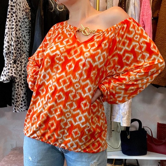 BagLanguageLTD's tweet photo. So good I had to share! Check out all the items I'm loving on @Poshmarkapp #poshmark #fashion #style #shopmycloset #toryburch #skims #michaelmichaelkors: https://t.co/yDLIYSk5bf https://t.co/sjLY0rs2Pd