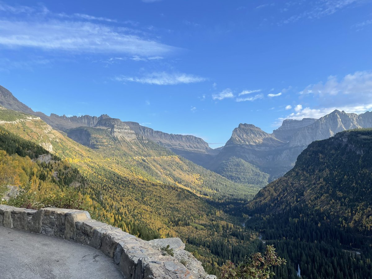 bsapot's tweet photo. Speaking of Montana, fall in @GlacierNPS is awesome! Rode the Sun Road on Monday, check this out. https://t.co/KnDpELmJG9