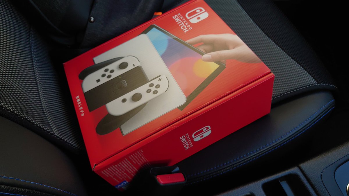 ロキ ヤマダ電機で新型switch有機elモデル買ってきた 今は電気屋も紙袋くれないんだな Switch