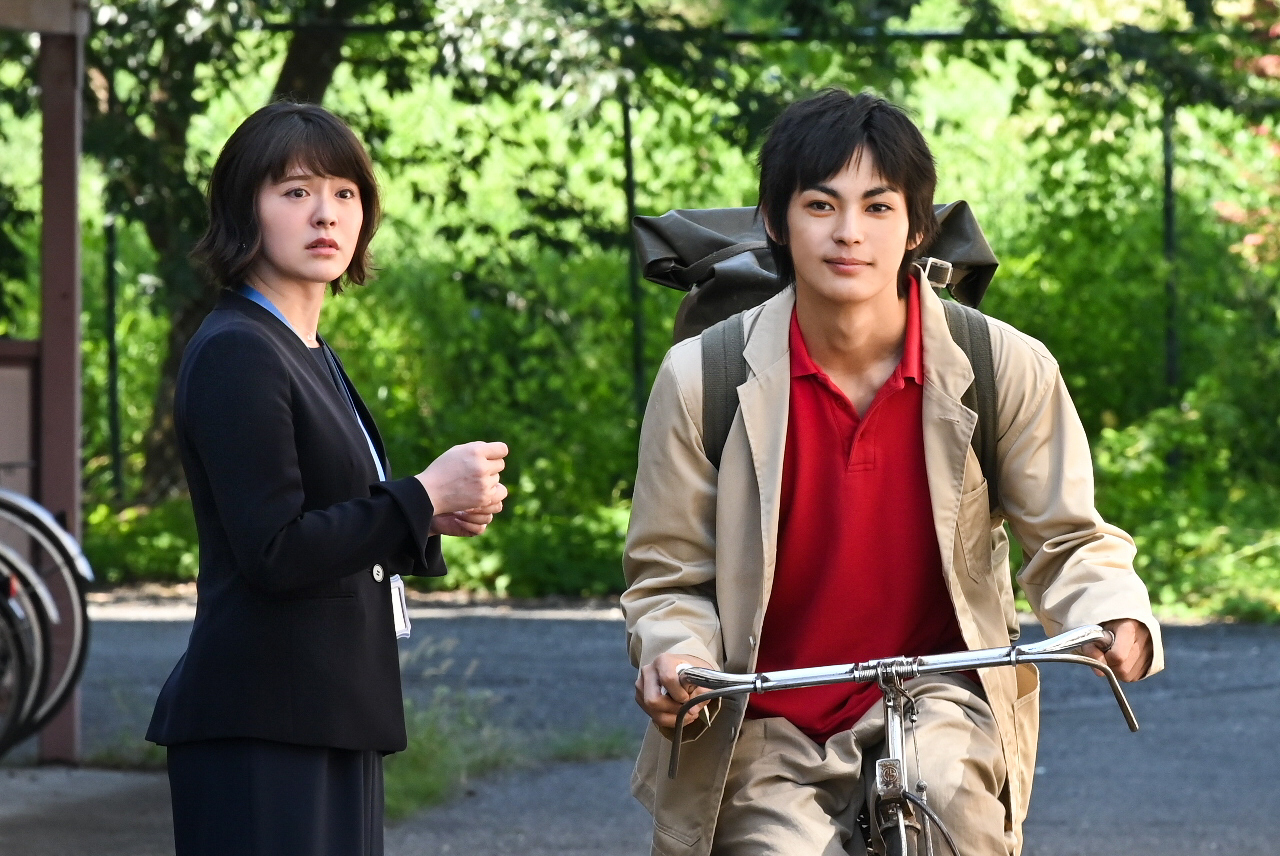 ボンマックス 公式 働くひとたちの 制服 をつくる会社 あす放送スタート フジテレビドラマ 顔だけ先生 に衣装提供してマックス 貫地谷しほりさんがボンマックスを着てくれているんです ほら これ これですって 10月ドラマも ボンマックス