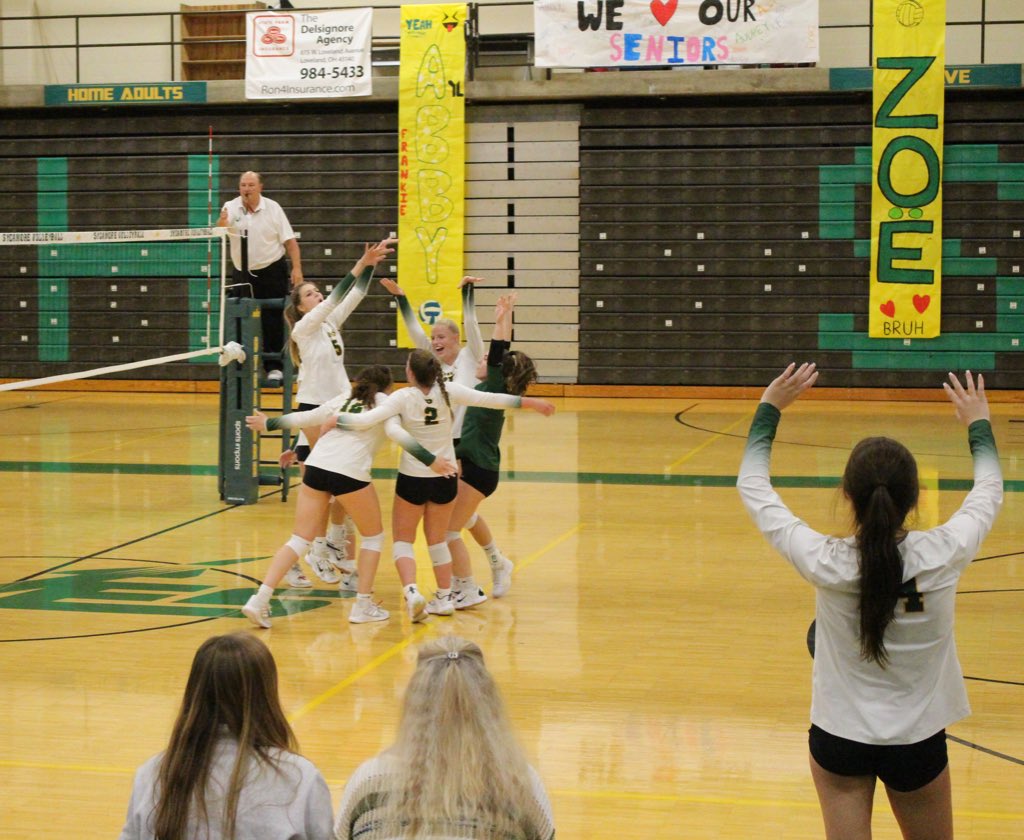 LadyAvesVball's tweet photo. Sycamore rocks the house on senior night! ๐๐Yay Abby and Zoe ๐๐Moves to 6-1 in the GMC taking the match 25-22, 28-26, 25-22 against Oak Hills. Huge thanks to all the fans. #seniors #fansrock #aaaaaahhhhhAVES https://t.co/v3e9DLucVY