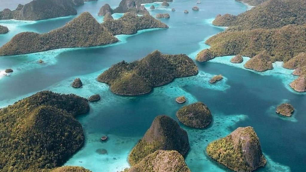 LuxuryIndTravel's tweet photo. Raja Ampat - The Last Paradise on Earth🏝
.
🔗 - https://t.co/egZ0IFfDkH
.
Credits @giovanni_mansilla
.
#indonesia #stunning #view #sunset #beach #traveling #travelingindonesia #tripofwonders #beautifuldestinations #bestvacations  #paradise #wanderlust #rajaampat #bestinindonesia https://t.co/9cHtpnvJ5P