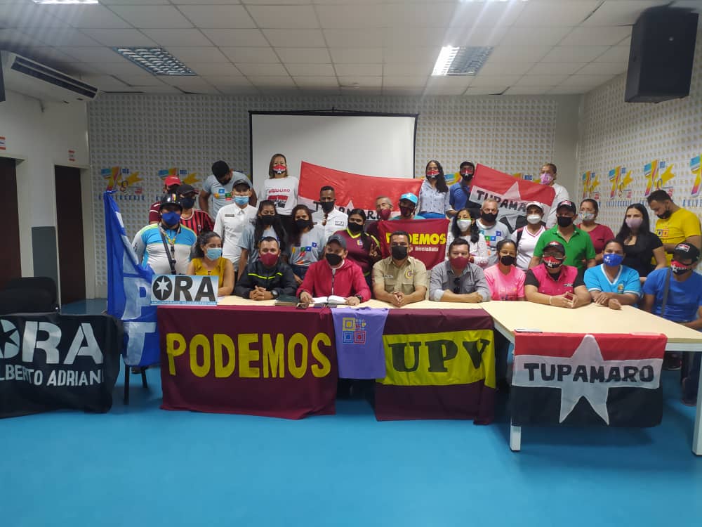 ElVigiaMRT's tweet photo. #07Oct Encuentro GPPSB  @ElVigiaMRT afinando detalles para la Mega Elección este #21N nuestro Movimiento Revolucionario TUPAMARO recalcó el compromiso con la Patria y apostará en sumar voluntades para vencer
@WBenavides_MRT @Tupa_Esteban 
@NicolasMaduro @dcabellor @TupamaroMRT https://t.co/ceer8tJHNK