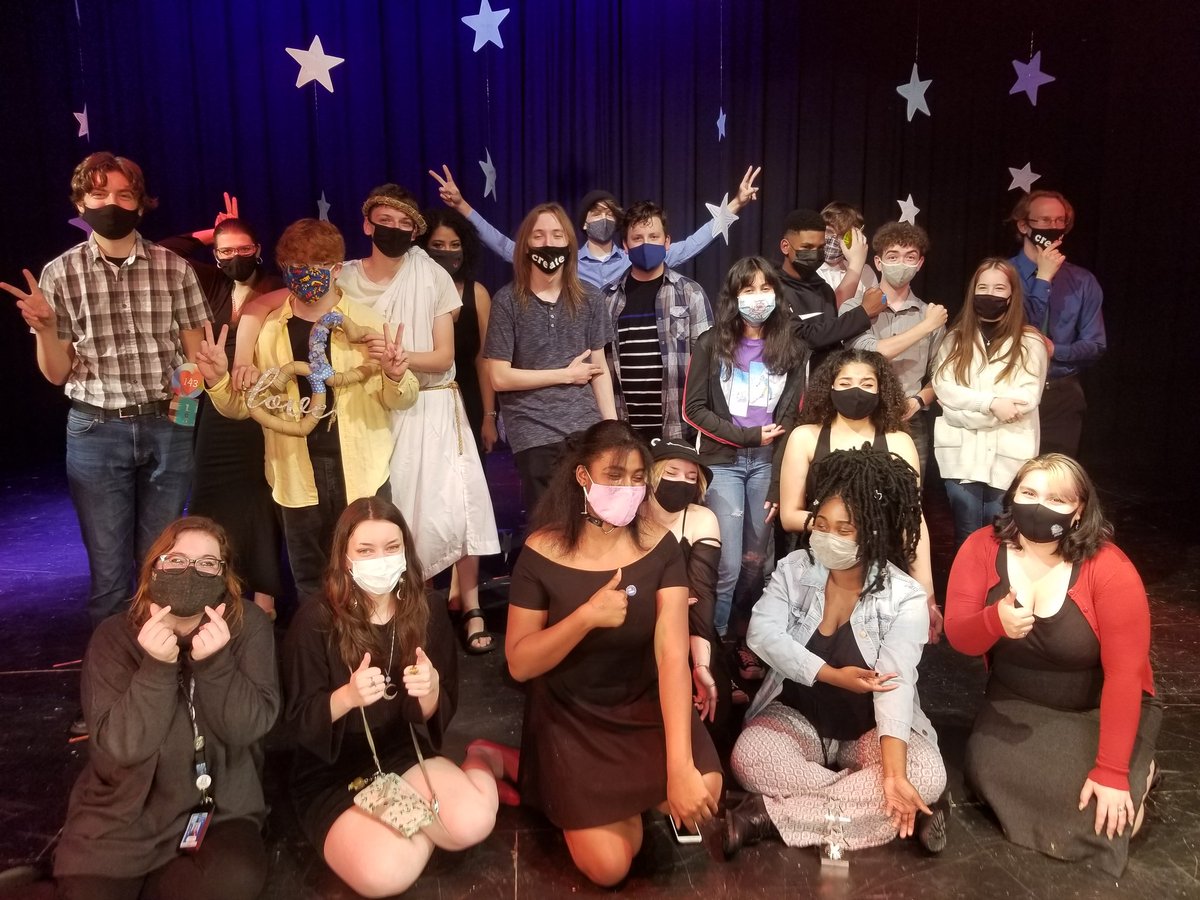 vanhornstages's tweet photo. @AlaneAdamsBooks Happy birthday!  I am a theatre teacher and we are producing FREAKY FRIDAY.  My kids are amazing and would love your help making our show awesome!  https://t.co/fZDXXH3SDA https://t.co/mTefGDo4Qn